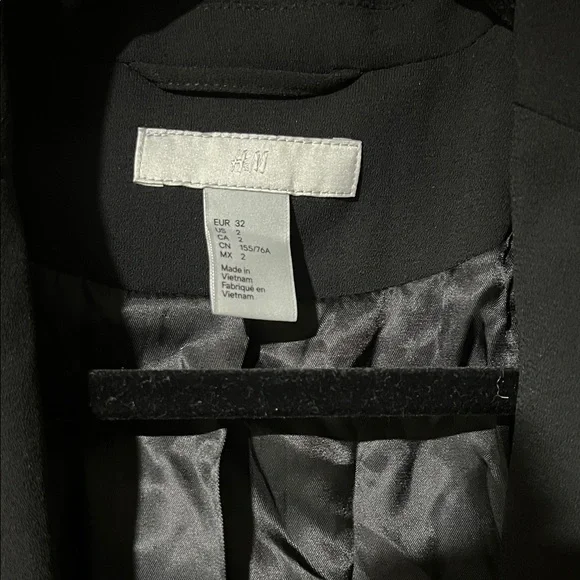 H&M Classic Black Blazer - Picture 4 of 9